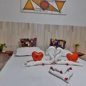  Quarto em Acomodações Particulares Cantinho da Gê - HomeStay Brasil